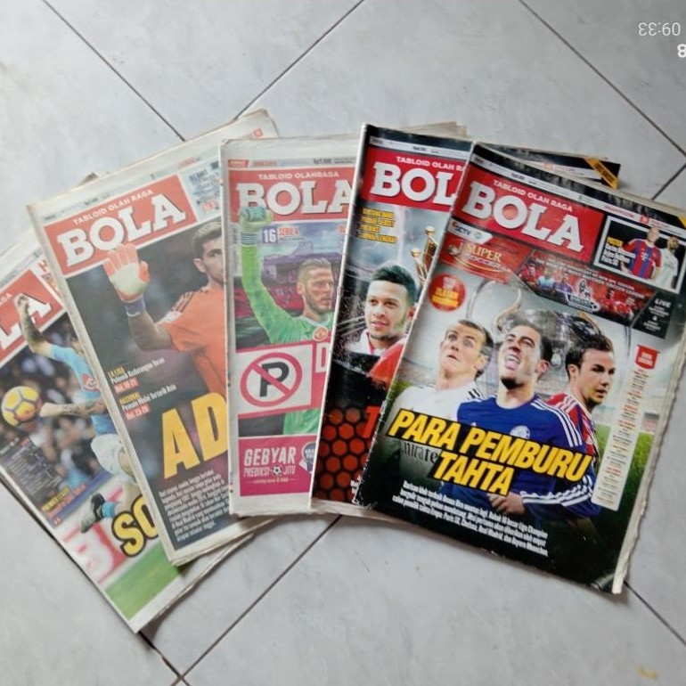 Buku Tabloid Olahraga Bola majalah sepak bola bahasa Indonesia