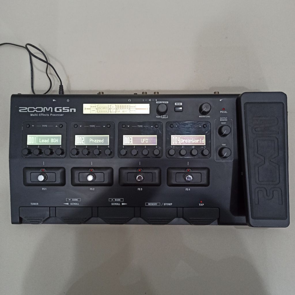 Efek Gitar Zoom G5N Multi Effects Processor Pedal Digital