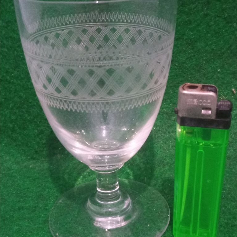 Pajangan gelas kristal goblet antik jarang ada