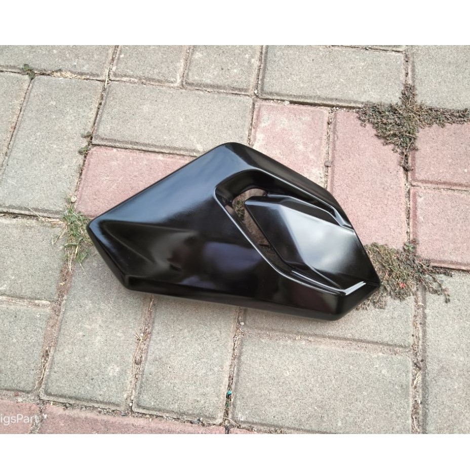 cover sayap kupingan tangki kanan honda cb verza 150 cb 150 verza hitam original