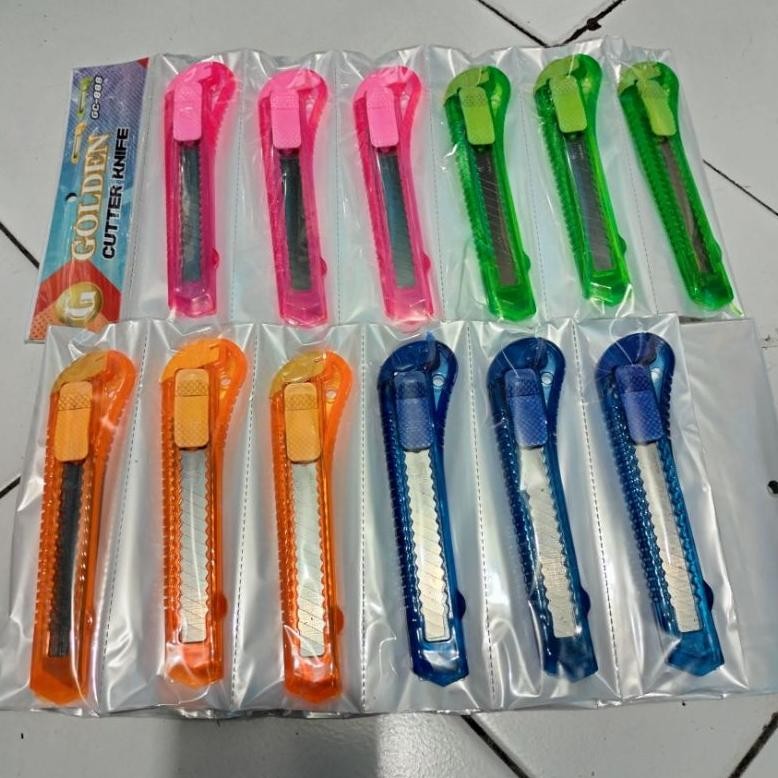 

Sale (Isi 12 Pcs) Pisau Cutter Bening Warna/Pisau Cutter Bening Warna Besar Sale