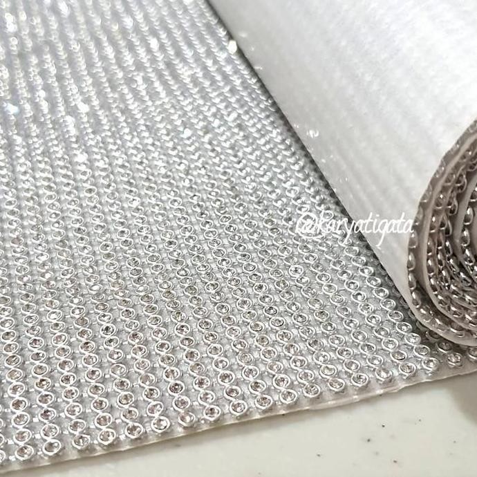 

Ready stock] Aplikasi Diamond Tikar 142 Baris - Perak (Panjang +/- 123 cm)