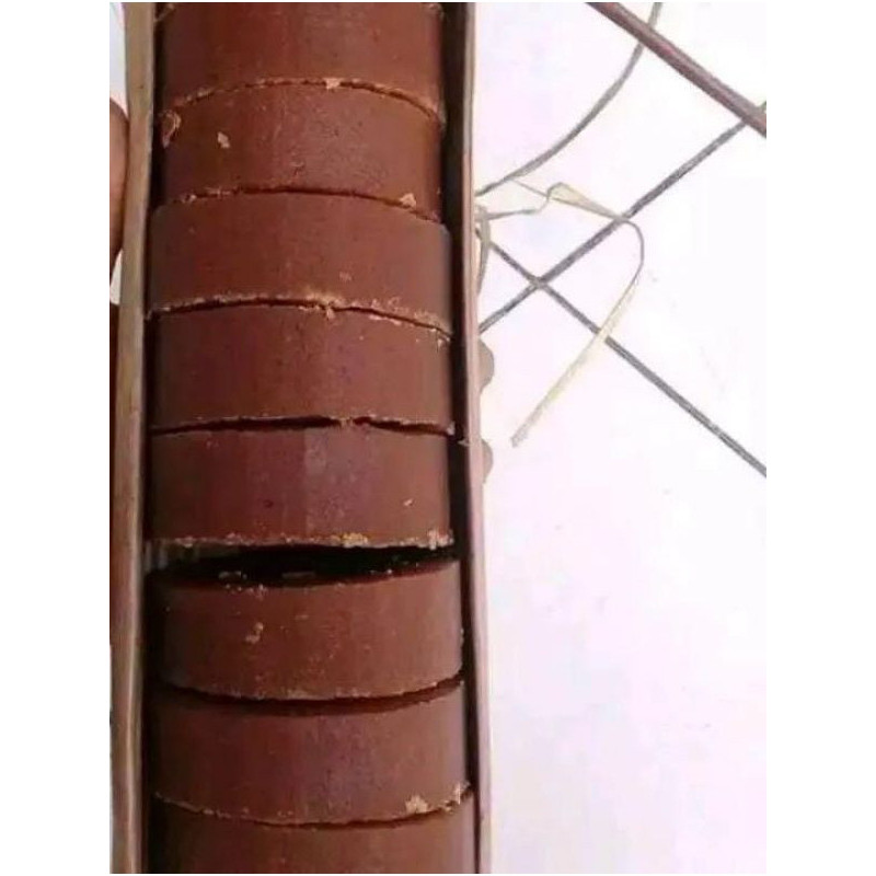 

Gula Aren Asli Bungkus Daun 1 Kg GULA AREN ASLI TAMPA CAMPURAN