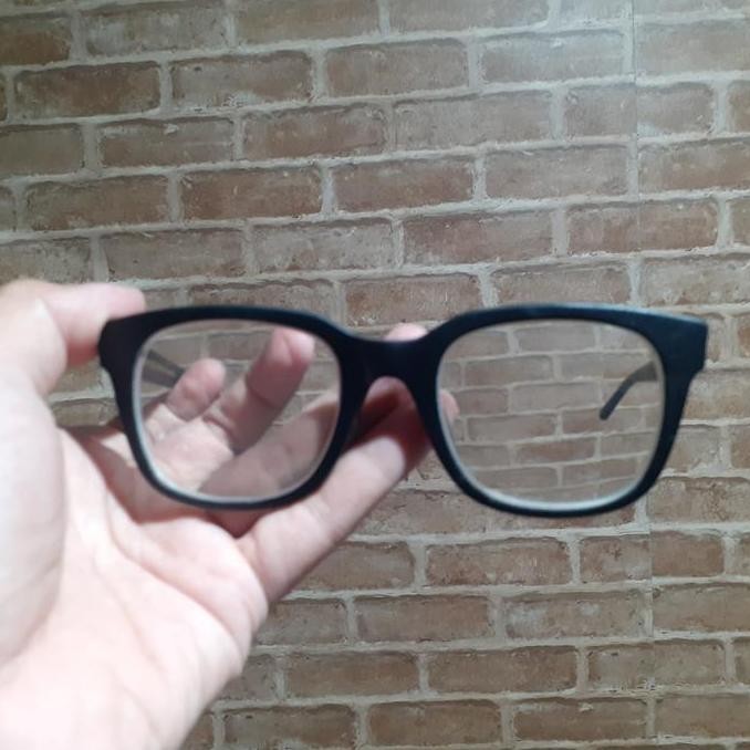 Service kacamata Pindah lensa