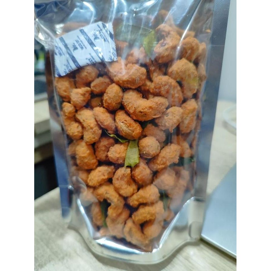 

Kacang Mede Matang Thailand Cemilan Mete Goreng Pedas Gurih Berat 250 Gram Snack Mente Allshop