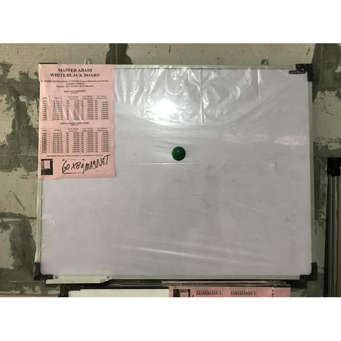 

Papan tulis / whiteboard gantung 60X80 magnetic