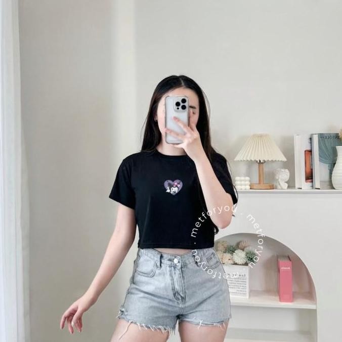 METFORYOU Kaos Crop Top Wanita - Kuromi Love Crop Tee