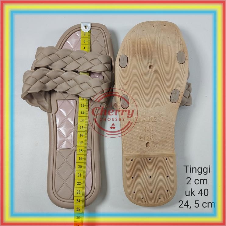 Kuke L1381-52 Sandal Slop Kerut Kepang Dua Wanita Glanz Sendal Selop Cewek Karet Kotak Catur Glanzto