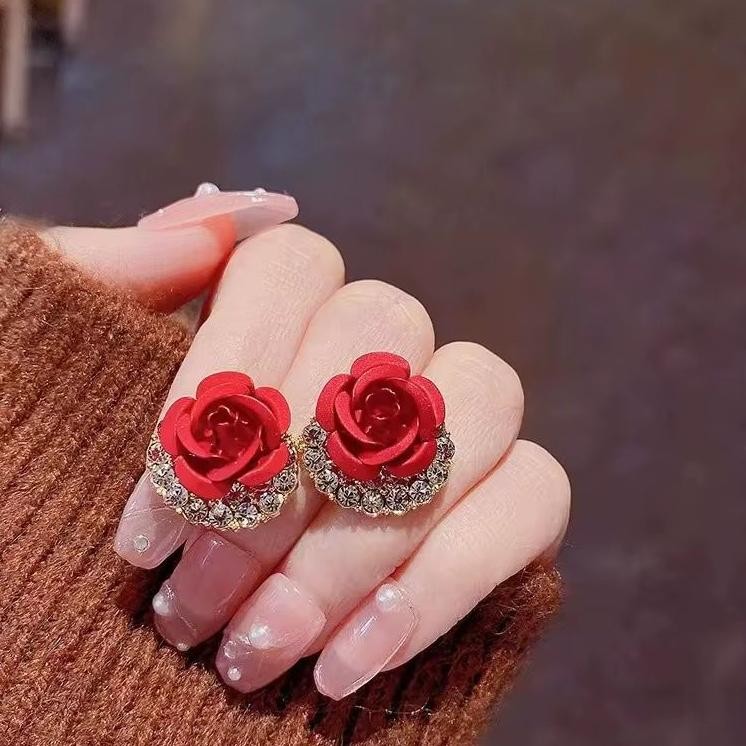 Anting Bunga Tusuk Jepit Perhiasan Wanita Anting Pesta Anting Bunga Merah Anting Bunga U At972