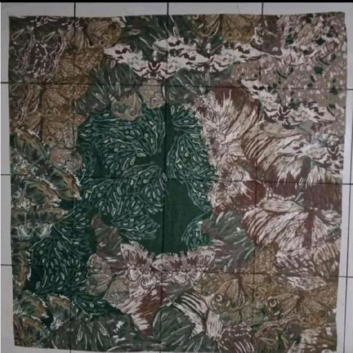 (Good) Hijab Segiempat Motif Kayana Warna HIJAU BOTOL