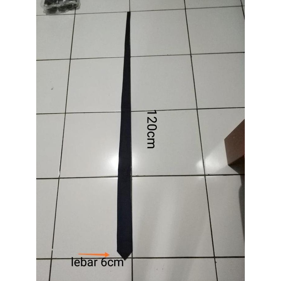 (Expert) Dasi hitam Famatex