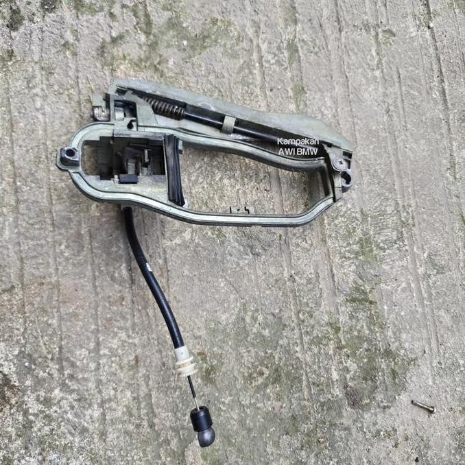Carrier Bracket Mekanisme Handle Pintu Bmw X5 E53