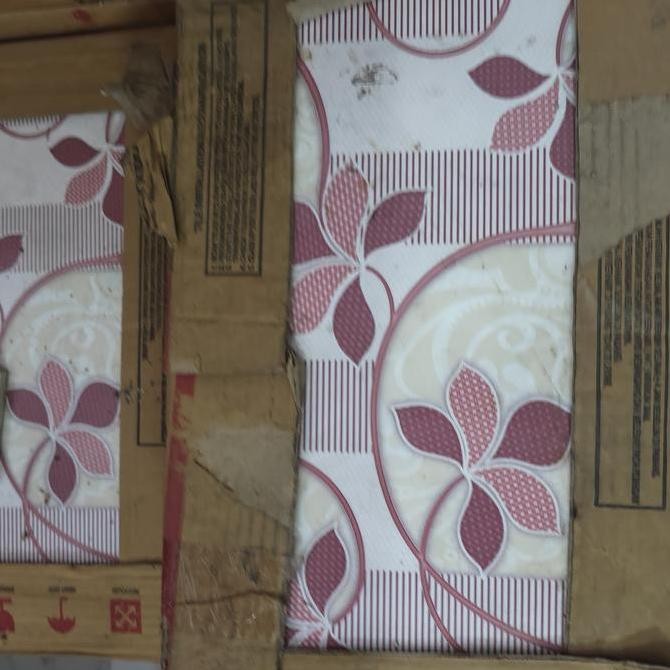 KERAMIK 25x40 PUTIH CARARA