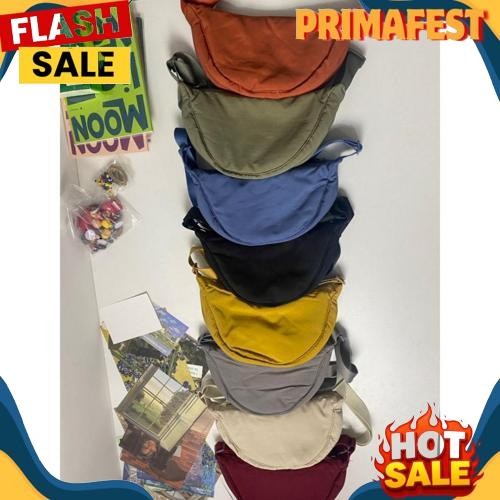 TAS selempang uniqlo Half Moon Waist Bag Teratas