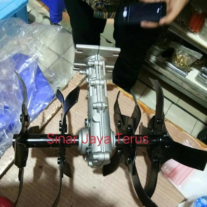 Penyiang Gulma Potong Rumput Tmt 267 C. Cultivator Tasco Brush Cutter.  Mini Traktor Tmt 267 Cakar