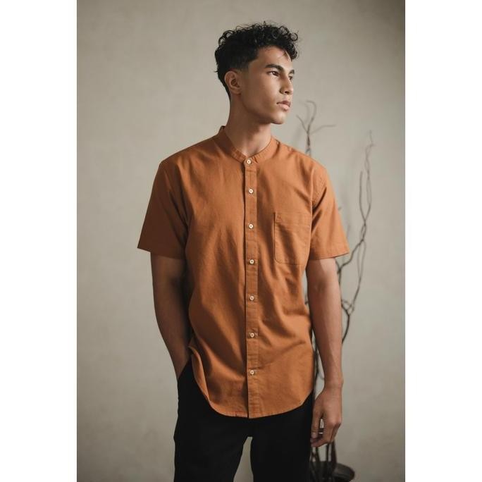 Larusso Khair Collection - Kemeja Koko Rami Basic Pria - Terracota