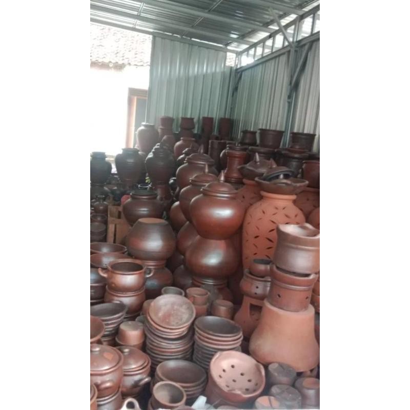 Gerabah / Gentong tempat beras / Gentong tradisional Tanah liat TERBAIK