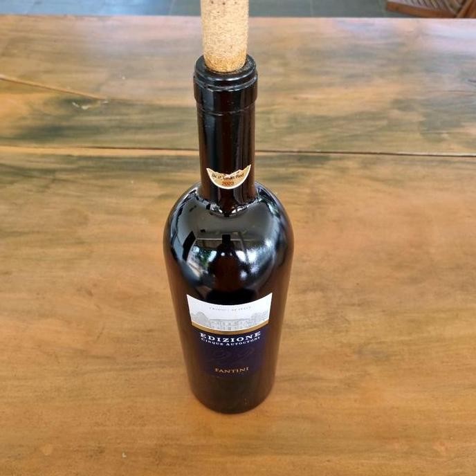 botol kosong bekas wine hitam tebal. MURAH