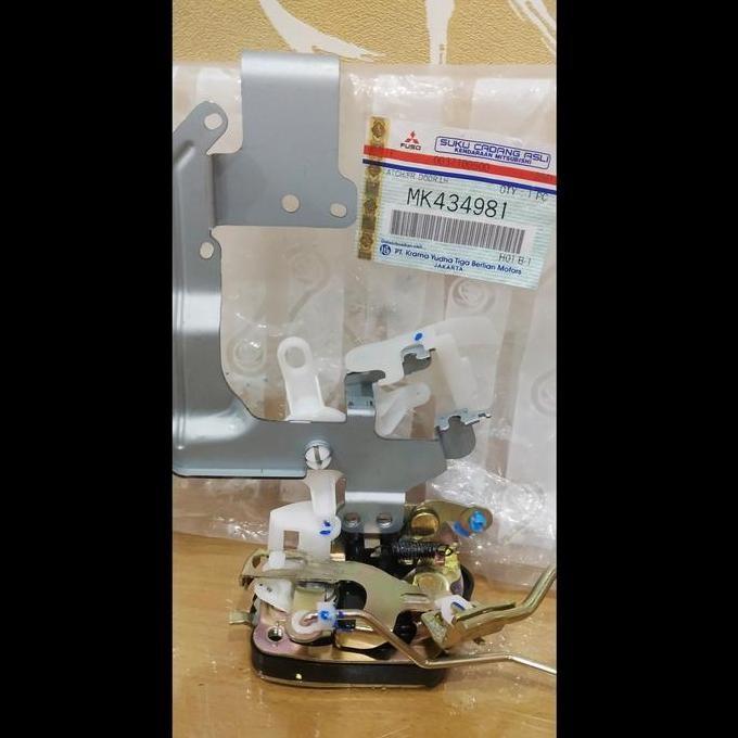 door lock kunci pintu canter (mitsubishi)