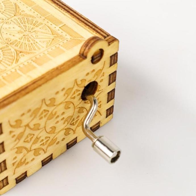 KOTAK MUSIK KAYU WOEN MUSIC BOX VINTAGE GIFT HADIAH ULANG TAHUN ULTAH AESTHETIC DIPUTAR MANUAL