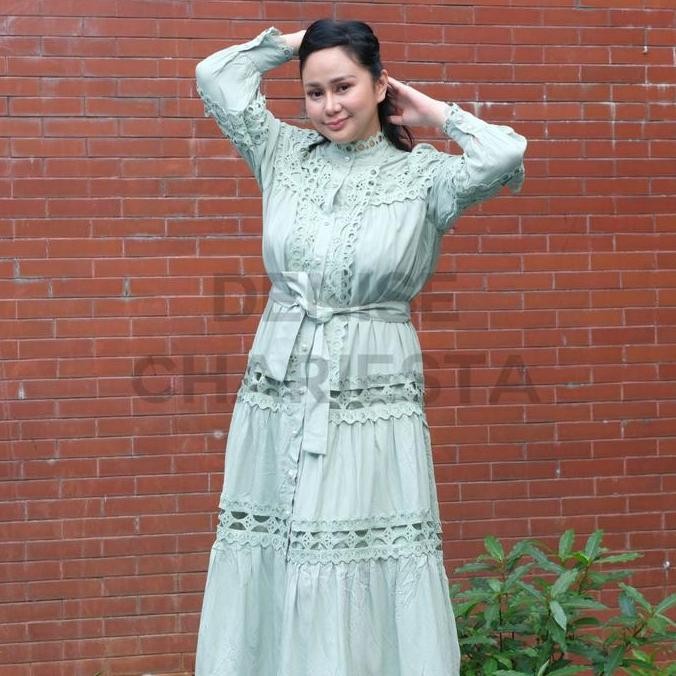 Denise Chariesta - Gamis Bordir Holang Kaya