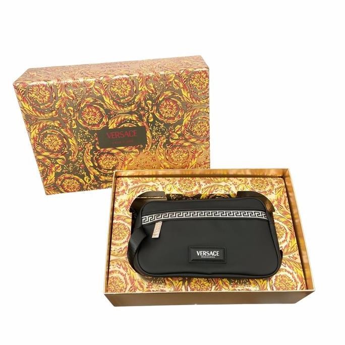 Versace Eros Flame Man Gift Set with Pouch (Parfum Pria)