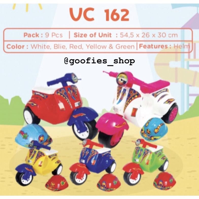 Mainan Motor Vespa Roda 3 (Free Helm)