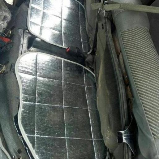 Suzuki Carry Peredam panas Jok mesin mobil