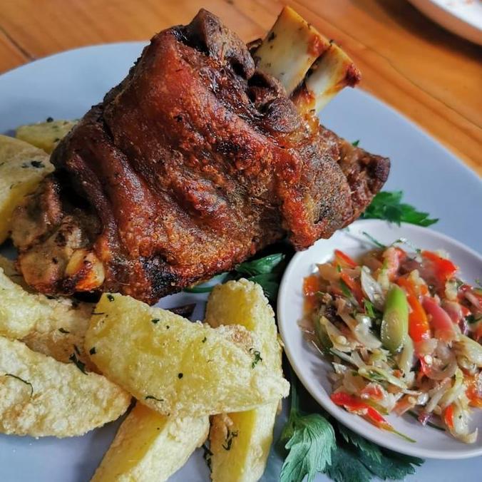 roasted pork knuckle Ready