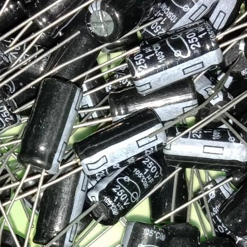 1UF 250V 1UF250V 1.250 POLAR CAPACITOR ELKO KAPASITOR POLAR PCMED