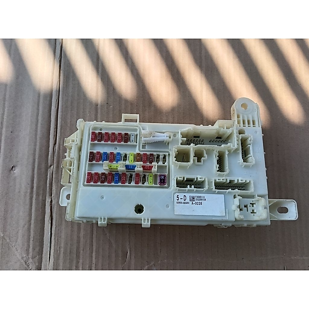 bok sikring BCM kontrol Avanza 2023 up kode part ( 5-D 82600-BZG50 ) original