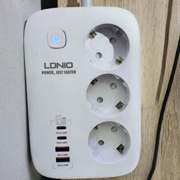 Power Strip LDNIO + 65W GaN Charger