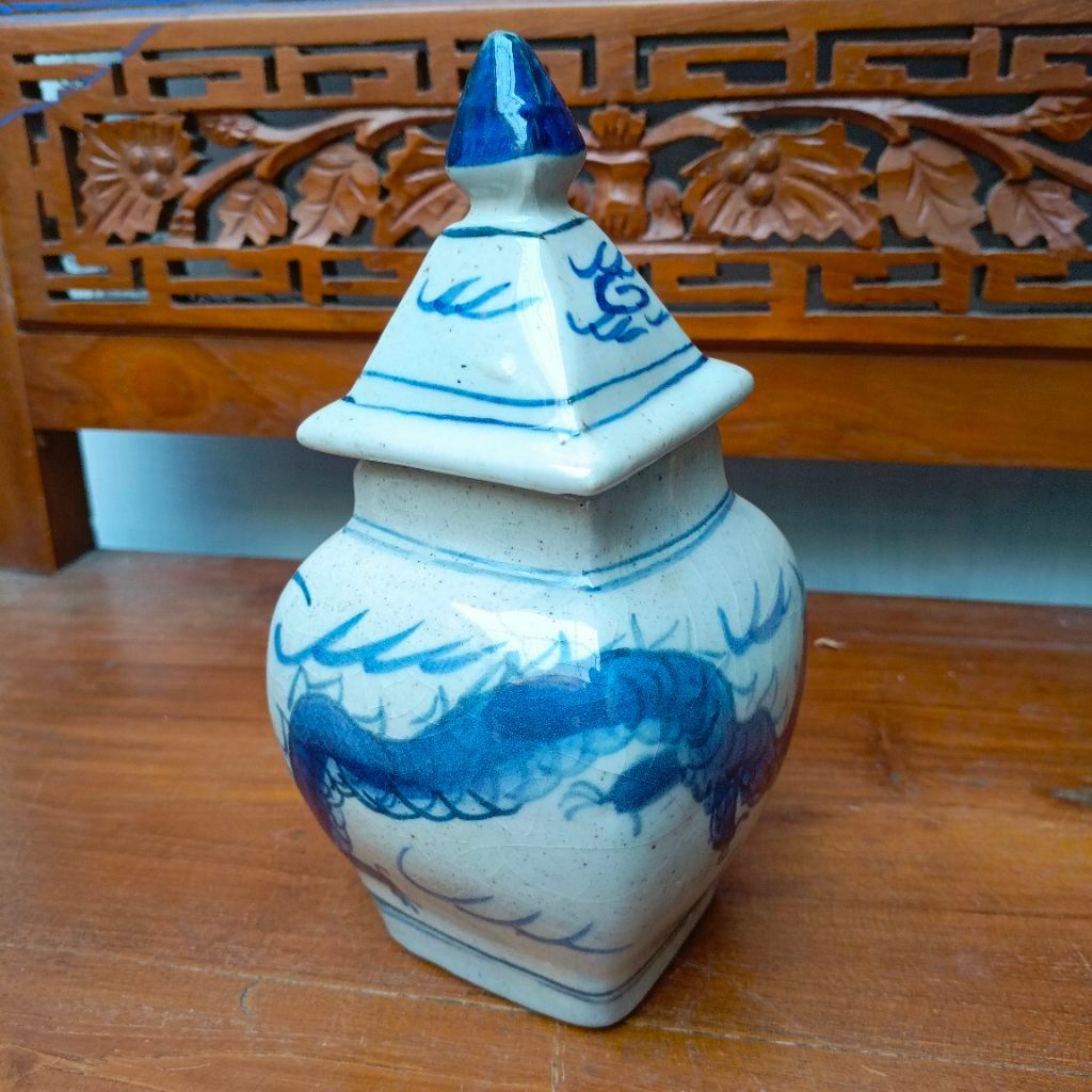 guci keramik motif naga china antik vintage