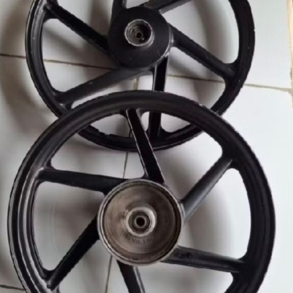 Velg Depan Belakang Megapro Hiu/Primus Original