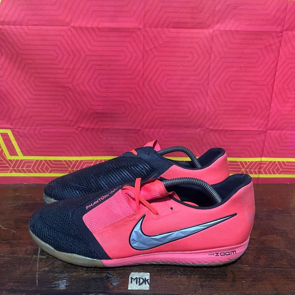 Nike Phantom Venom Pro IC size 44,5