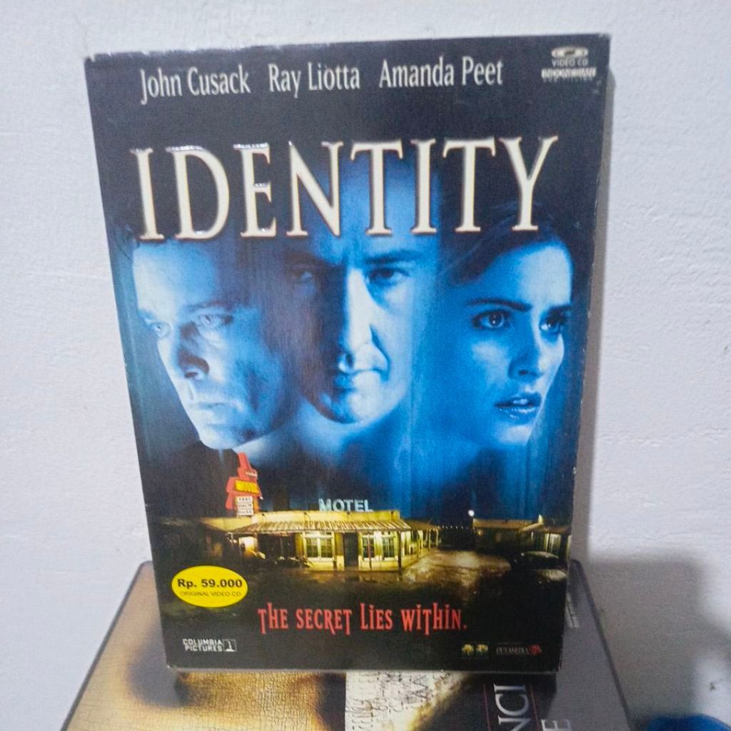 VCD FILM IDENTITY (THE SECRET LIES WITHIN ORIGINAL)