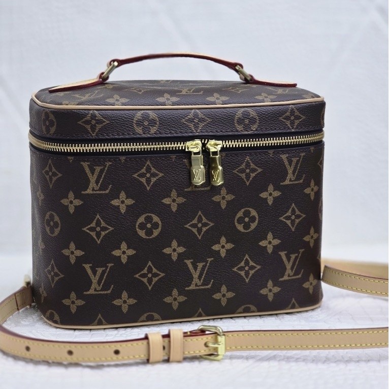 Lv makeup bag nice vanity monogram canvas