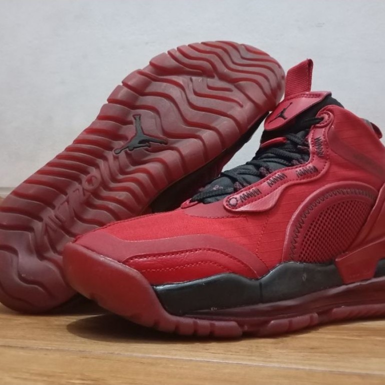 sepatu basket Air Jordan Aerospace 720