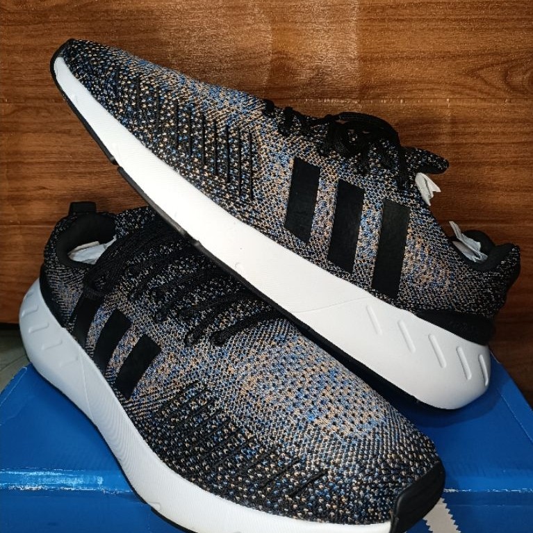 Sepatu BNIB ADIDASS RUNNING SWIFT RUN 22 size 48 BARU