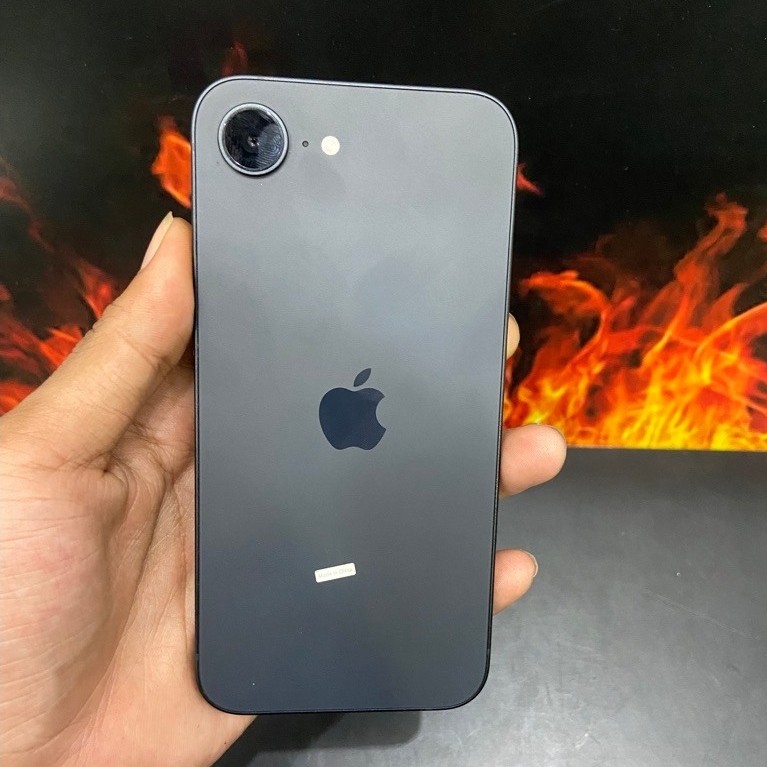 iPhone 16e 128GB Black