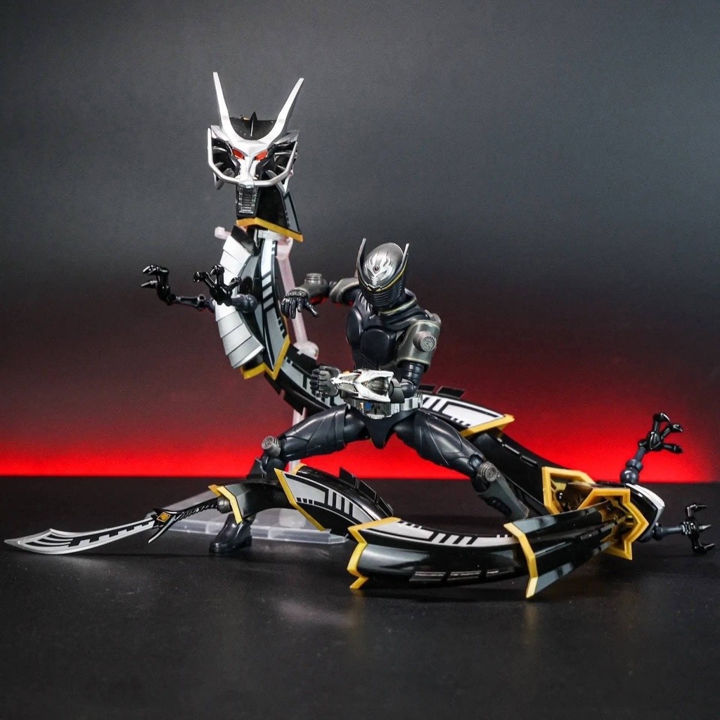 Ace Model FRS Kamen Rider Ryuki & Ryuga Model Kit