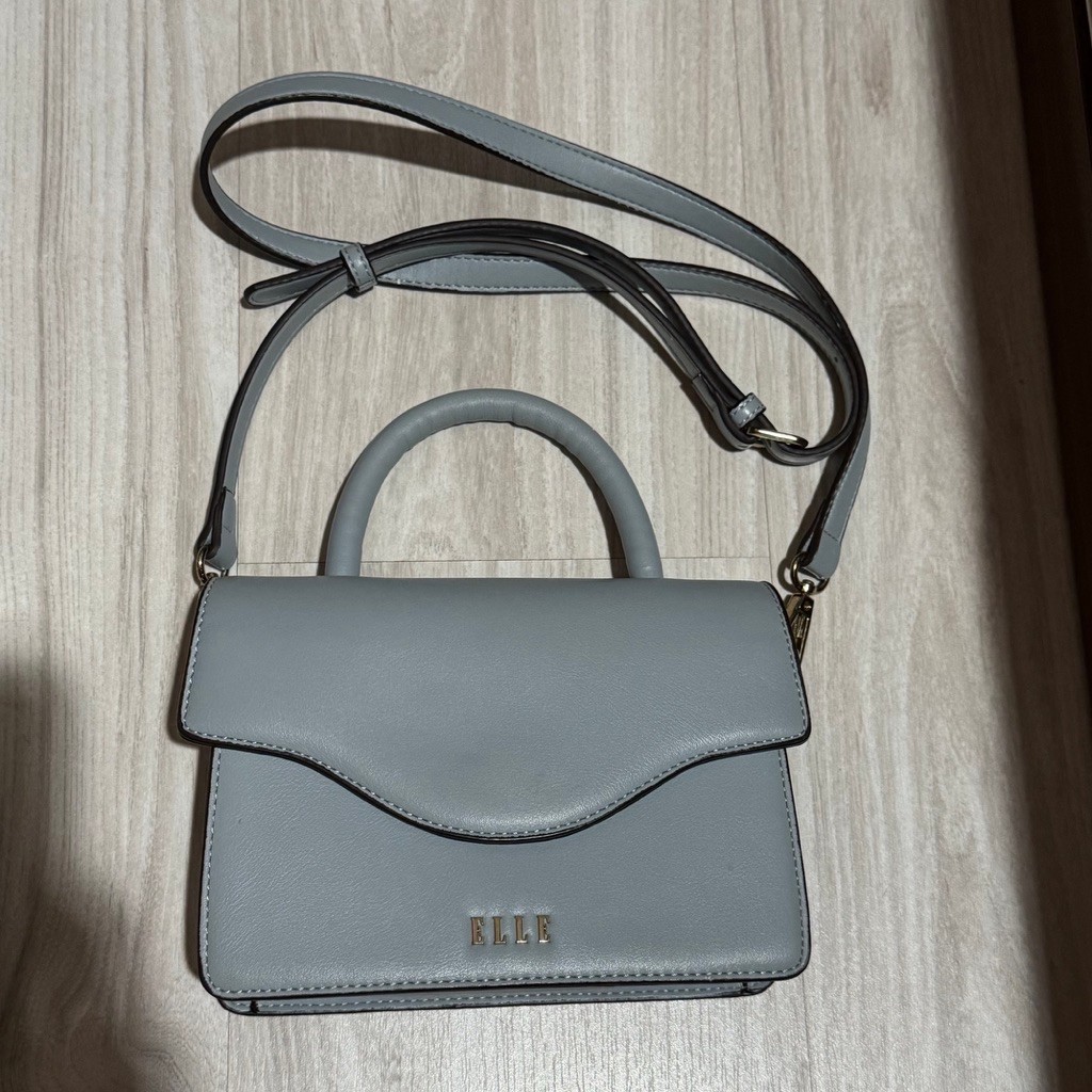 Elle tas selempang biru muda