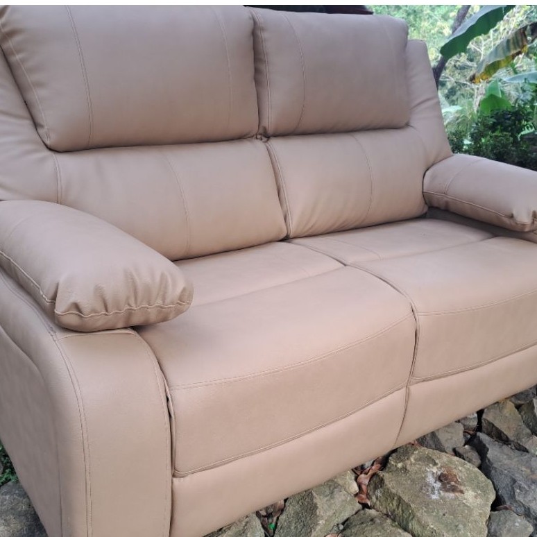 sofa 2 seater bahan oscar/kulit sintetis