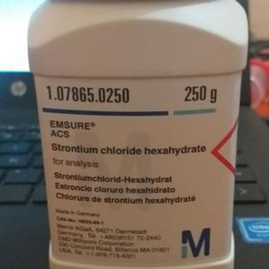 Stontium Chloride/Srcl2. 6H2O for analisis 50 gram