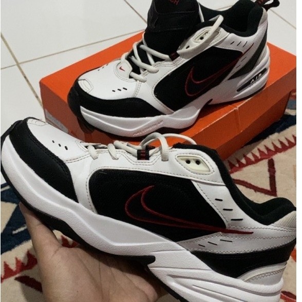 Nike AIR Monarch IV