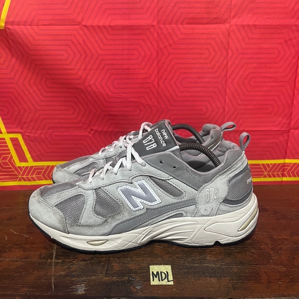 sepatu New Balance 878 size 44