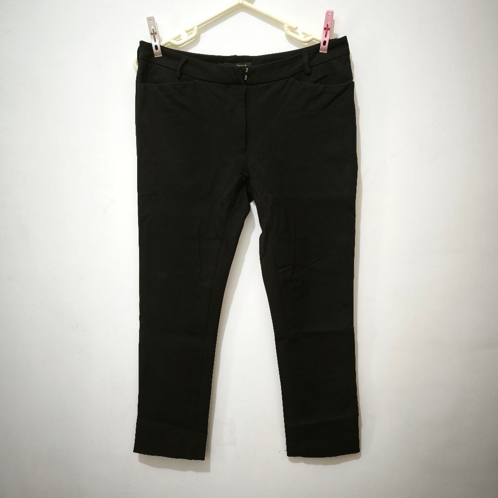 Preloved Celana Hitam Basic Cardinal