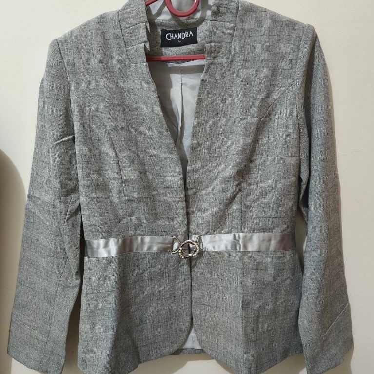 [Preloved] Blazer Chandra Warna Abu-abu Gray Size L