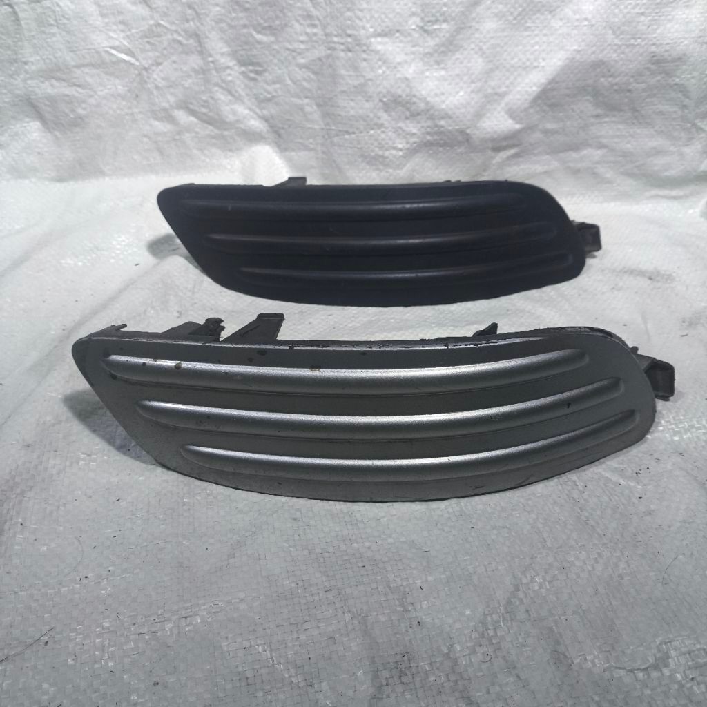 Cover Foglamp Tutup Lampu Kabut Toyota Kijang Kapsul LGX 2003