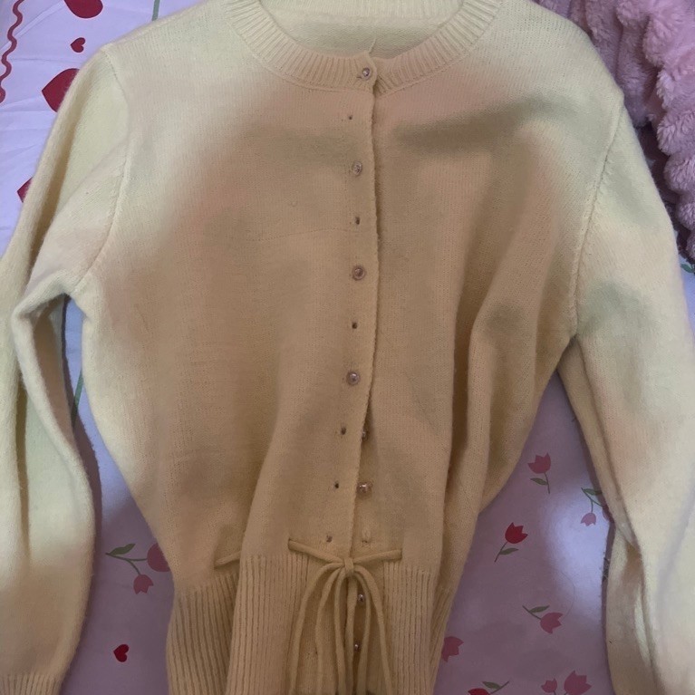 Preloved new cardigan soft yellow
